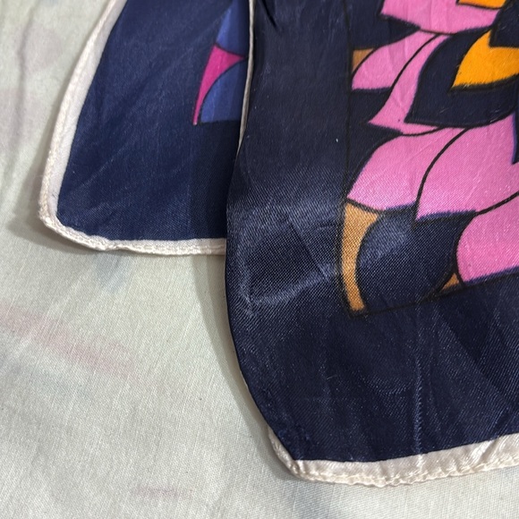 Vintage Italian Acetate Satin floral print scarf - Picture 16 of 17